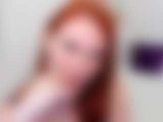 Live cam show with LisaAmoree - Average on fuklive.com