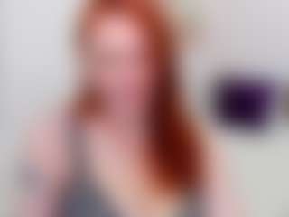 Live cam show with LisaAmoree - Average on friskycurves.com