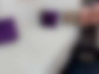 Live cam show with LisaAmoree - Full Nudity on EXY