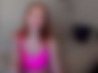 Live cam show with LisaAmoree - Oil on TeamSkeetLive