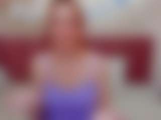 Live cam show with LisaAmoree - Upskirt on eurowanks.com