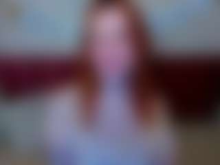 Live cam show with LisaAmoree - Striptease on Lustler