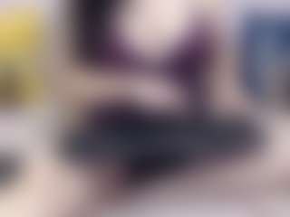 Live cam show with Seductivehot - Big Clit on AdultVida.com
