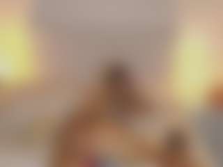 Live cam show with TinyRosse - Average on Camiplay Live