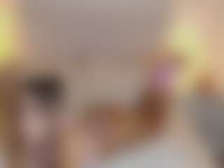 Live cam show with TinyRosse - Fingering on AdultVida.com