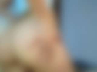 Live cam show with Alia-Sweet - Camel Toe on CamwithHer