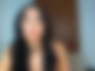 Live cam show with Alia-Sweet - Shaved Pussy on Camsoda