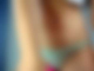Live cam show with Alia-Sweet - Camel Toe on parknlotfishbdy