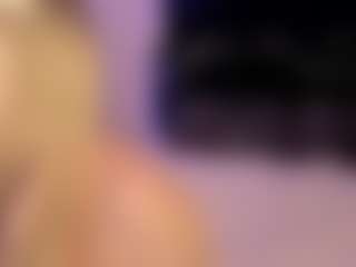 Live cam show with Eva - Upskirt on Camiplay Live