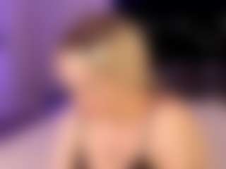 Live cam show with Eva - Green Eyes on Camiplay Live