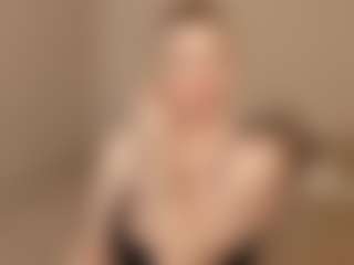 Spettacolo in cam dal vivo con Eva - Shaved su Camsoda