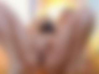 Live cam show with KendallChert - Dildo on Camsoda