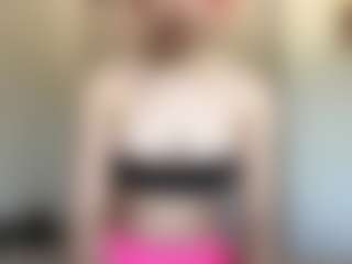Live cam show with Venustheflytrap - Brown Hair on Mixed Magazine Live