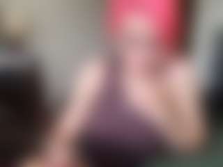Live cam show with Venustheflytrap - College Brown Hair on SmokeAndPoke