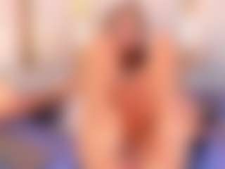 Live cam show with Ainoanoire - Oil on milfzrlive.com