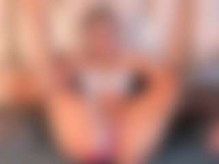 Ainoanoire's Live Sex Cam Show