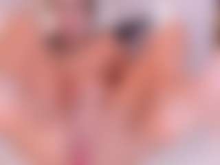 Ainoanoire's Live Sex Cam Show