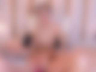 Ainoanoire's Live Sex Cam Show