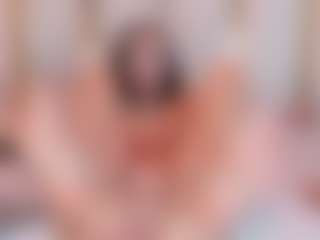 Live cam show with Ainoanoire - Control on Hubzter Live