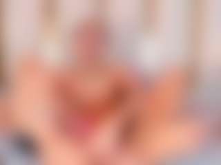 Ainoanoire's Live Sex Cam Show