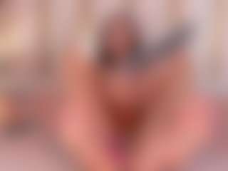 Ainoanoire's Live Sex Cam Show