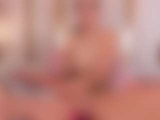 Ainoanoire's Live Sex Cam Show