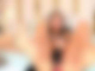 Ainoanoire's Live Sex Cam Show