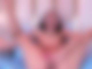 Ainoanoire's Live Sex Cam Show