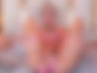 Ainoanoire's Live Sex Cam Show
