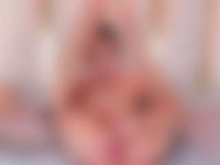 Live cam show with Ainoanoire - Oil on xxxlivecams.org