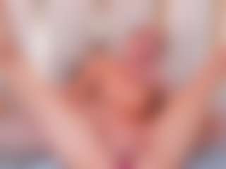 Ainoanoire's Live Sex Cam Show