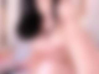 Live cam show with Ainoanoire - Oil on SquirtSoMuch