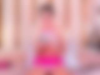 Live cam show with Ainoanoire - Twerk on Camsoda