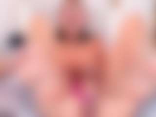 Ainoanoire's Live Sex Cam Show