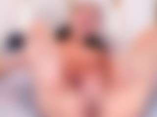 Ainoanoire's Live Sex Cam Show