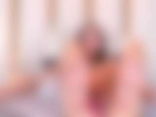 Live cam show with Ainoanoire - Oil on Camsoda