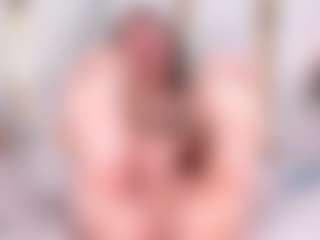 Ainoanoire's Live Sex Cam Show