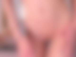 Ainoanoire's Live Sex Cam Show