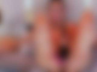 Live cam show with Ainoanoire - Twerk Latina on Adult Interactions