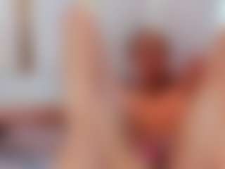 Ainoanoire's Live Sex Cam Show