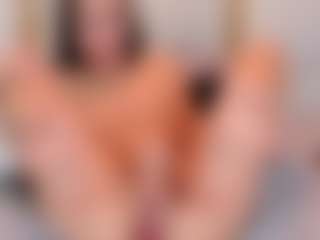 Ainoanoire's Live Sex Cam Show
