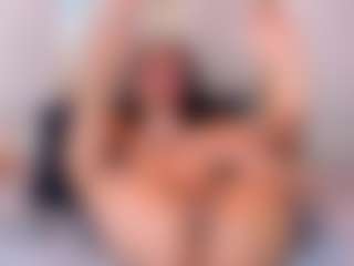 Ainoanoire's Live Sex Cam Show