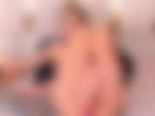 Ainoanoire's Live Sex Cam Show