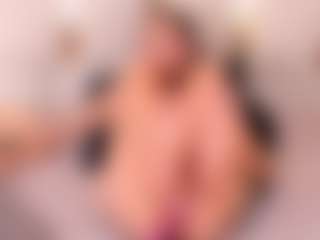 Live cam show with Ainoanoire - Squirt on AdultVida.com
