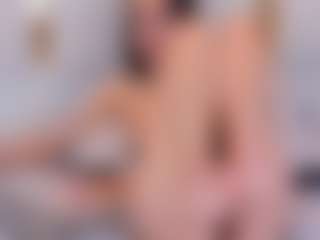 Ainoanoire's Live Sex Cam Show
