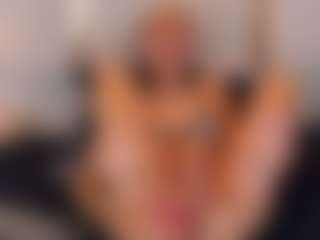 Ainoanoire's Live Sex Cam Show