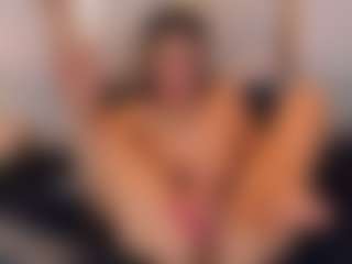 Ainoanoire's Live Sex Cam Show