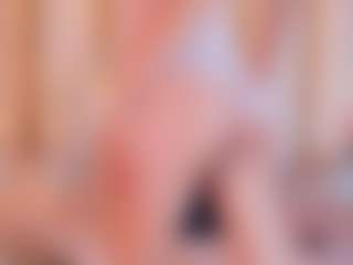 Live cam show with Ainoanoire - Oil on Camsoda