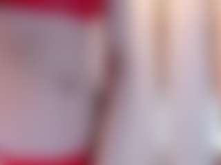 Live cam show with Ainoanoire - Oil on livesuperchat.net