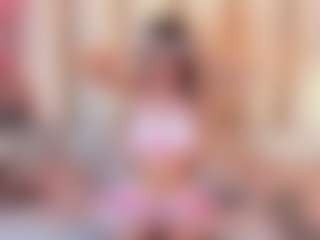 Live cam show with Ainoanoire - Green Eyes on Gym Cam Girls